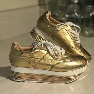 ✨Liliana METALLIC GOLD platform sneakers!✨